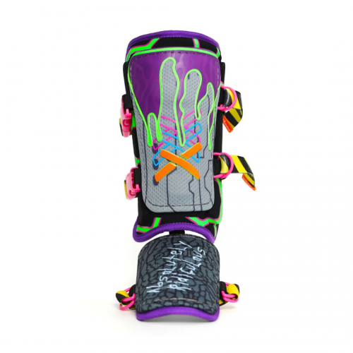 아리아 아웃 오브 디스 월드 풋가드